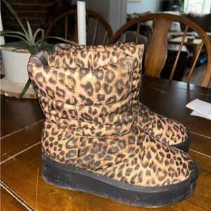 Zara Leopard Print women Boots size 6.5 (fit 7!)
